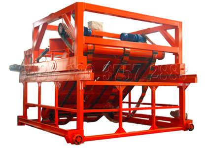 Chain plate type compost turner for fermentation grooves