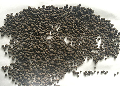 Poultry manure fertilizer granules