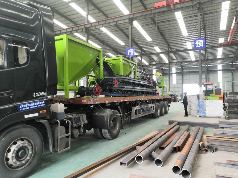 Loading of livestock manure fertilizer production line